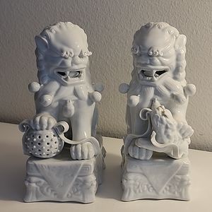Medium Size Pair of Spectacular All White Vintage/Antique Foo Dogs.